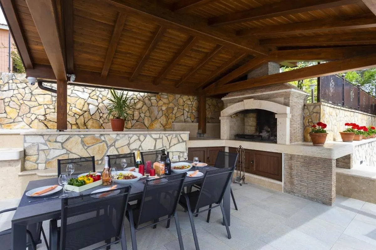 Villa Vita In Porec - Haus Fuer 6-8 Personen Kastelir