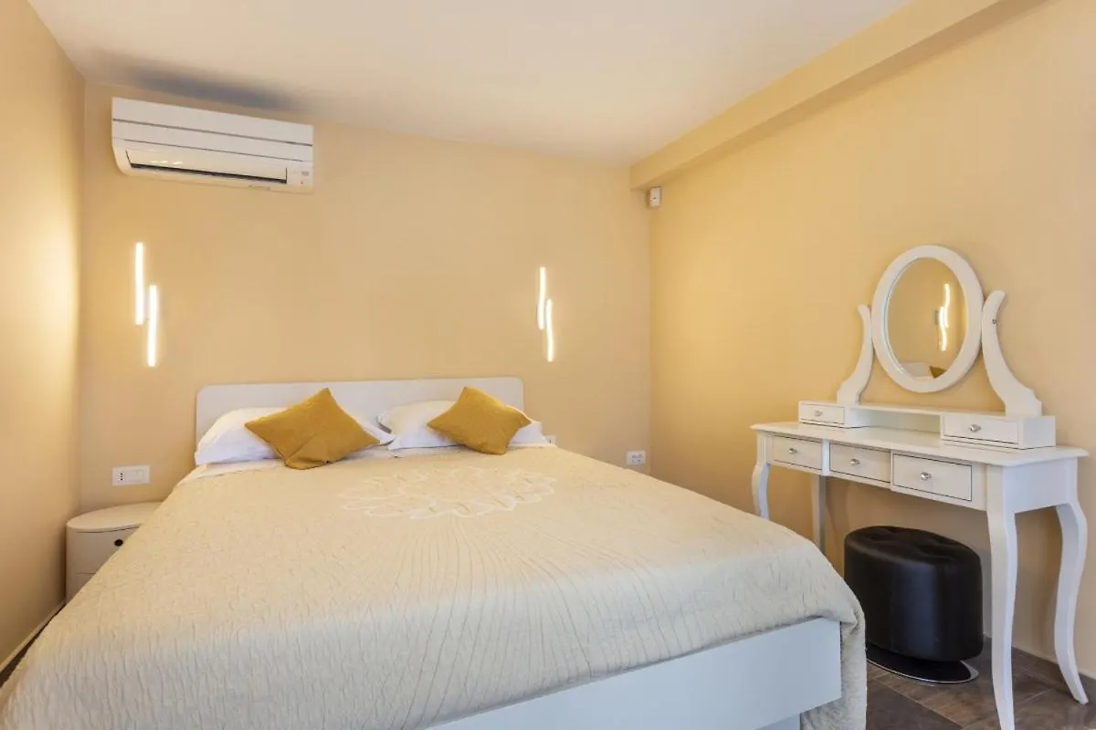 Villa Vita In Porec - Haus Fuer 6-8 Personen Kastelir Croatia