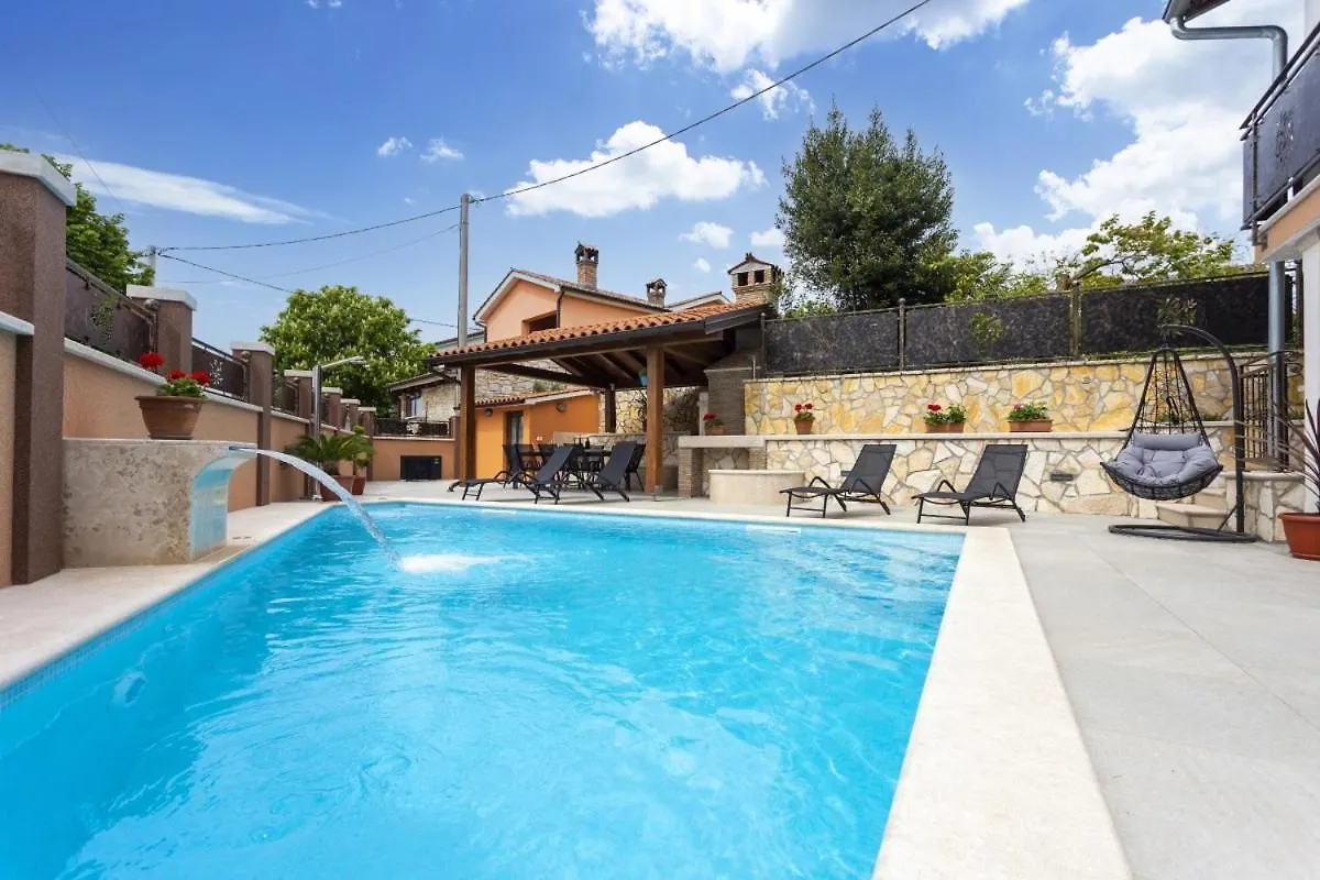 Villa Vita In Porec - Haus Fuer 6-8 Personen Kastelir