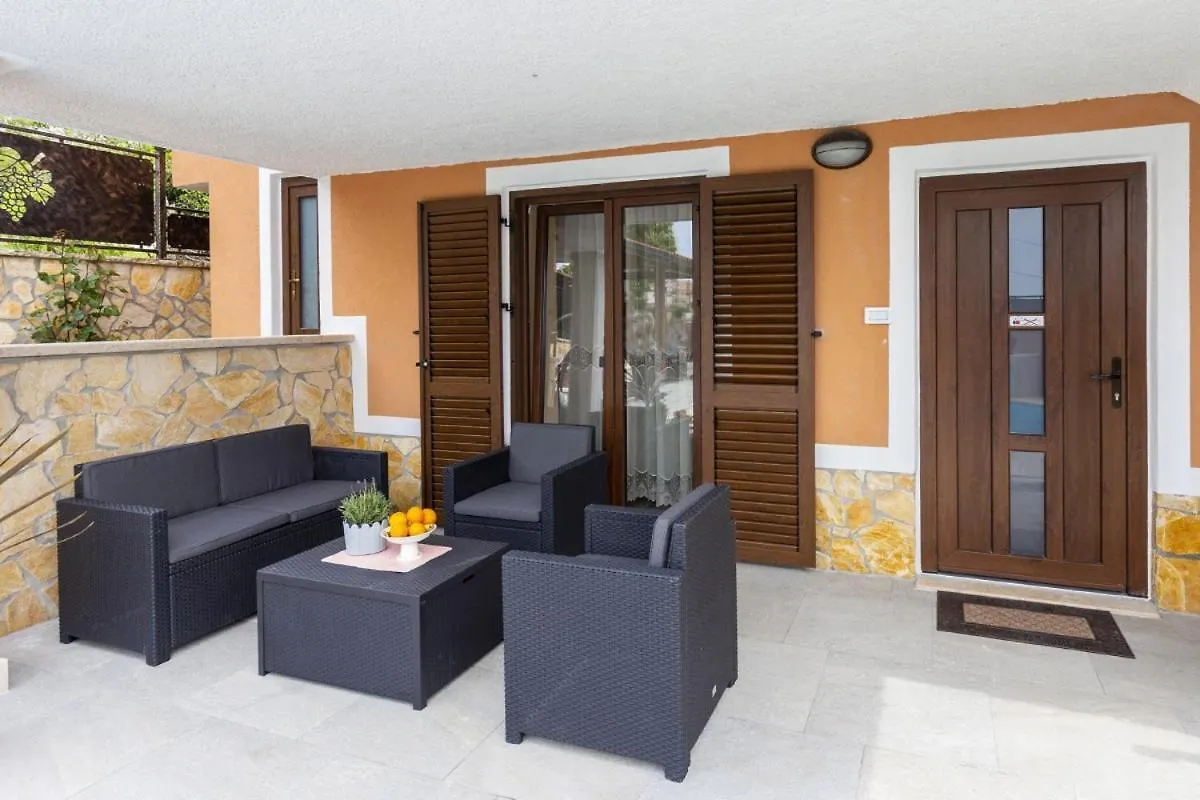 Villa Vita In Porec - Haus Fuer 6-8 Personen Kastelir